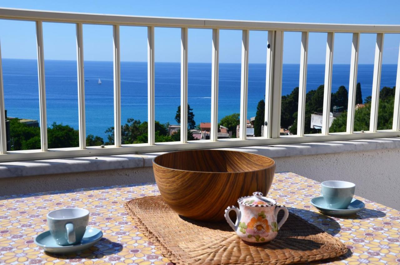 Апартаменты Penthouse Mare E Monti Тропея Экстерьер фото