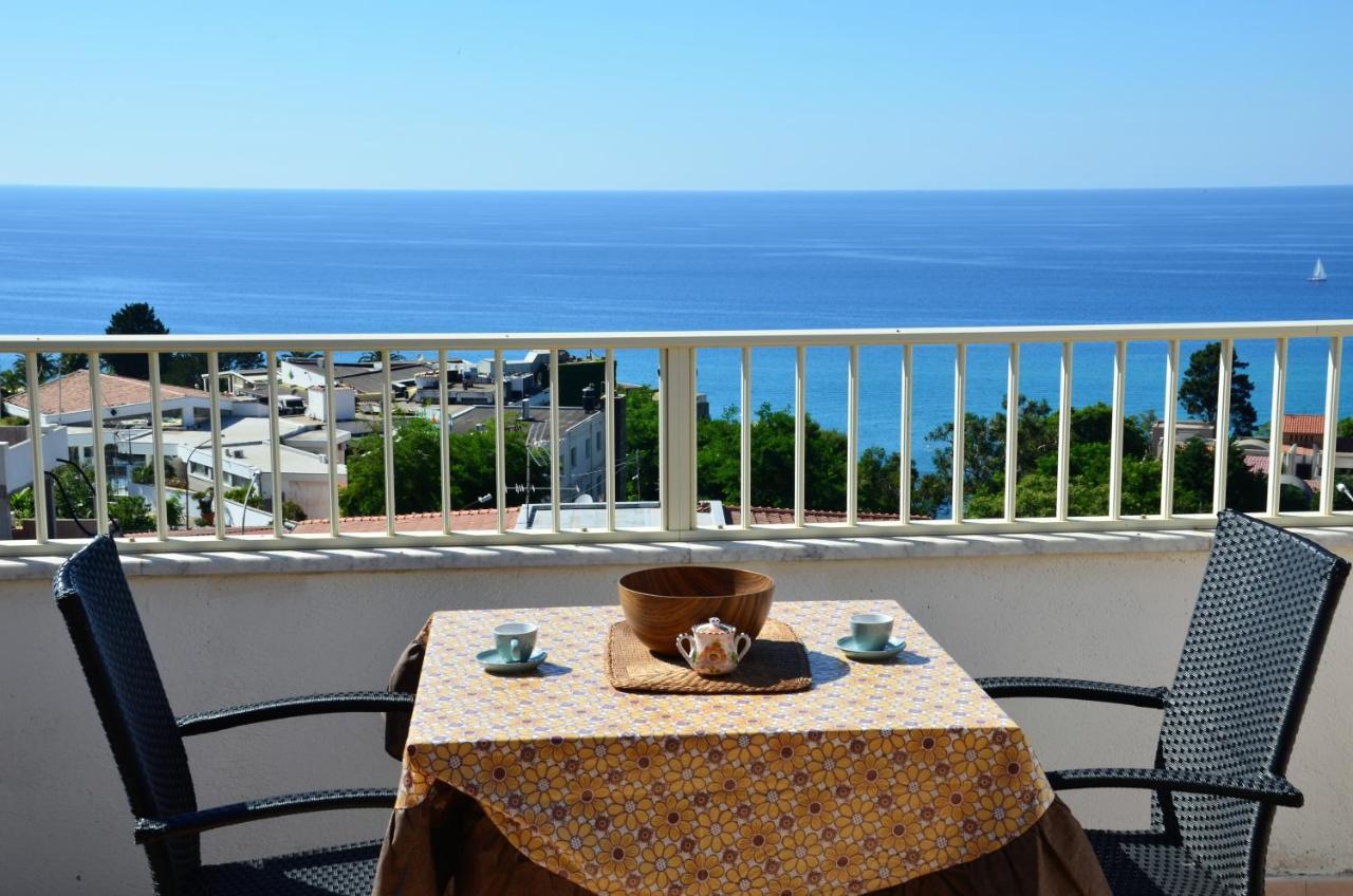 Апартаменты Penthouse Mare E Monti Тропея Экстерьер фото