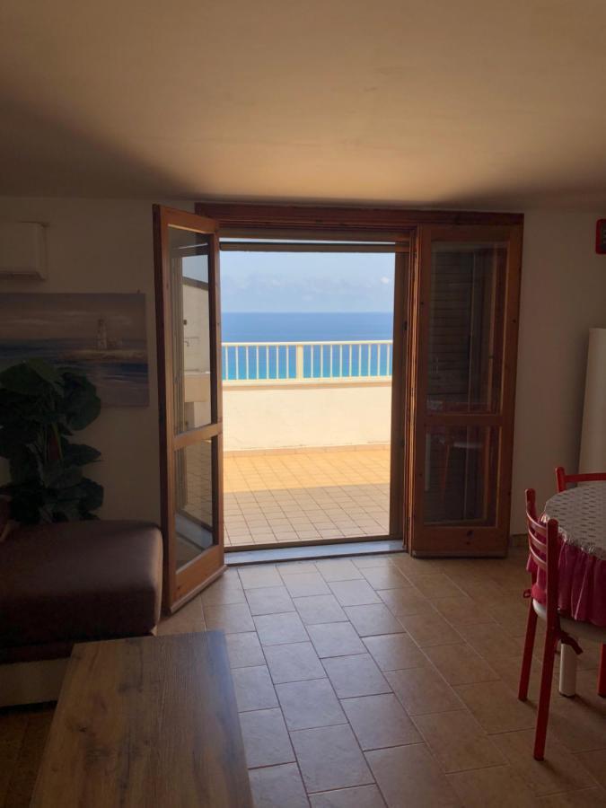 Апартаменты Penthouse Mare E Monti Тропея Экстерьер фото